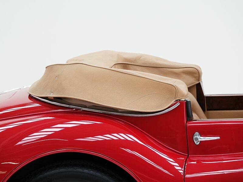 Imagen 13/15 de Jaguar XK 140 DHC (1957)