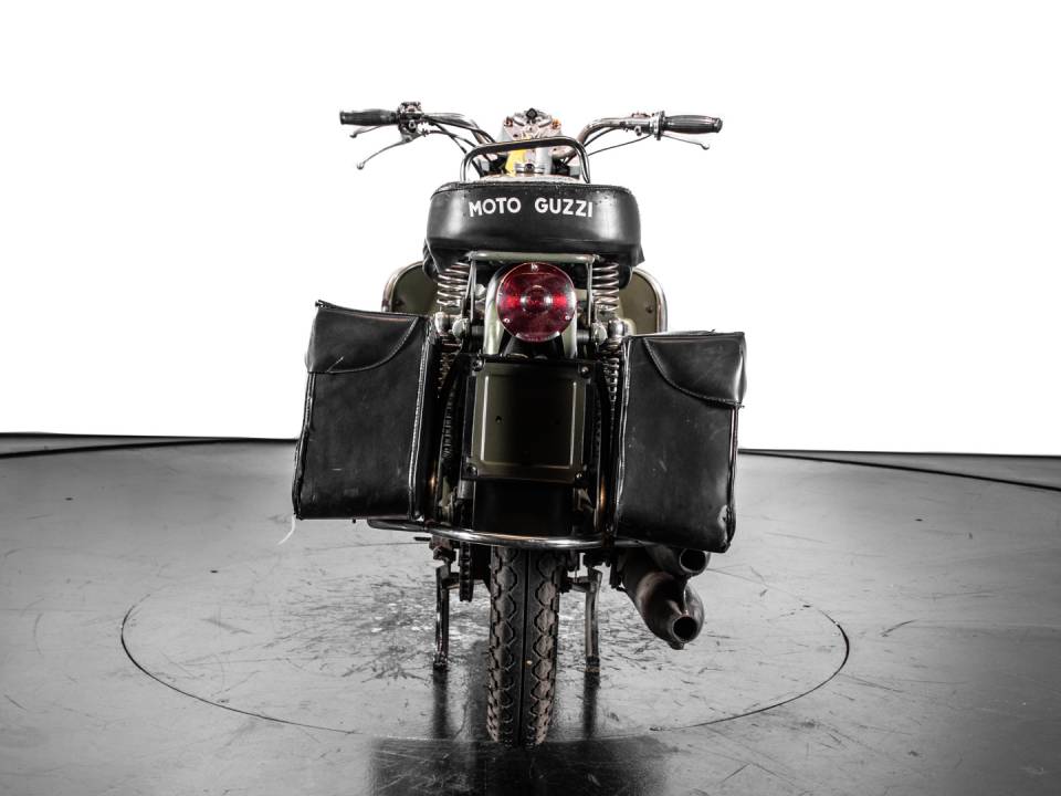 Image 4/22 of Moto Guzzi DUMMY (1970)