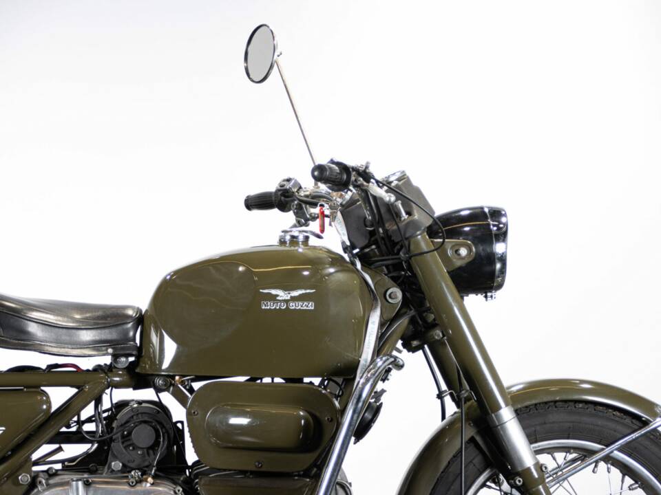 Bild 32/50 von Moto Guzzi Nuovo Falcone Militare (1973)