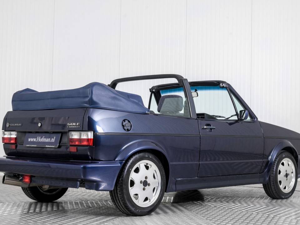 Afbeelding 2/50 van Volkswagen Golf Mk I Convertible 1.8 (1992)