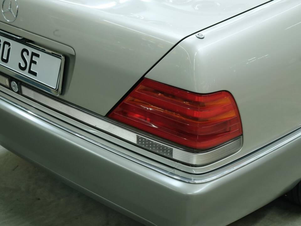 Bild 19/50 von Mercedes-Benz 300 SE (1992)