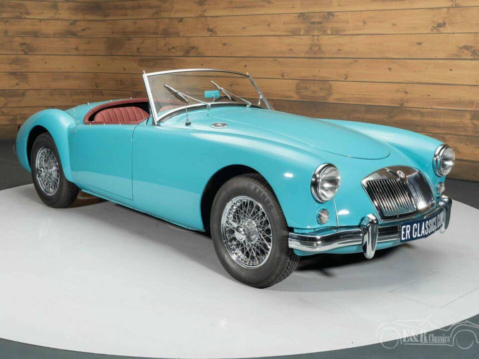 Image 2/19 of MG MGA 1500 (1958)