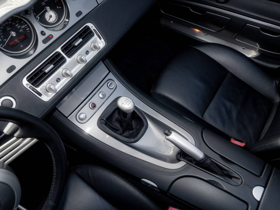 Image 77/84 of BMW Z8 (2001)