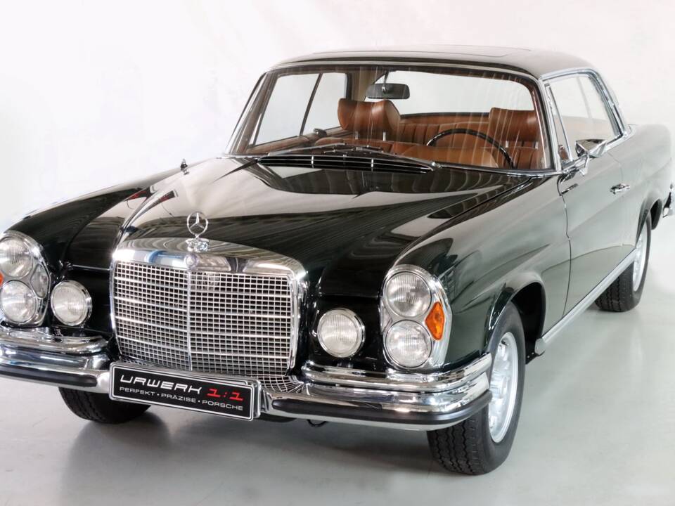 Image 4/99 of Mercedes-Benz 280 SE 3,5 (1971)