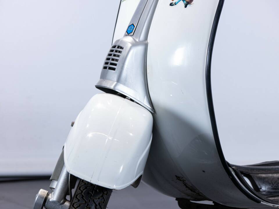 Image 16/50 of Piaggio Vespa 50 Special (1972)
