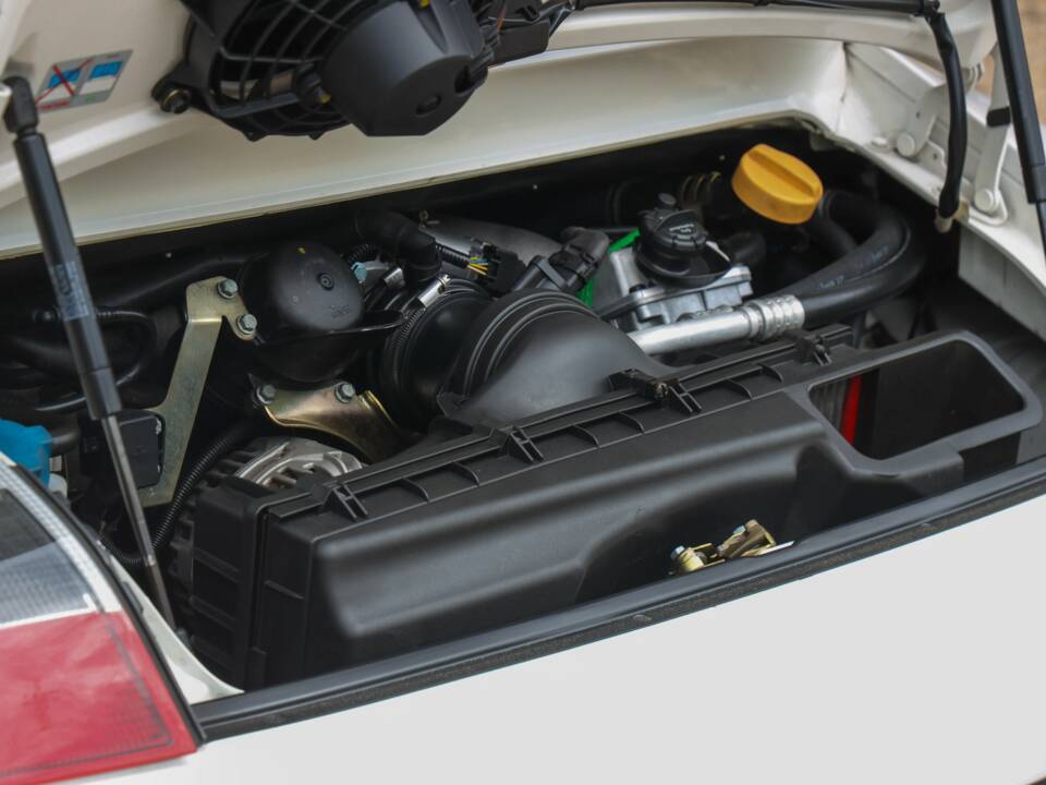 Immagine 29/50 di Porsche 911 GT3 RS (2004)