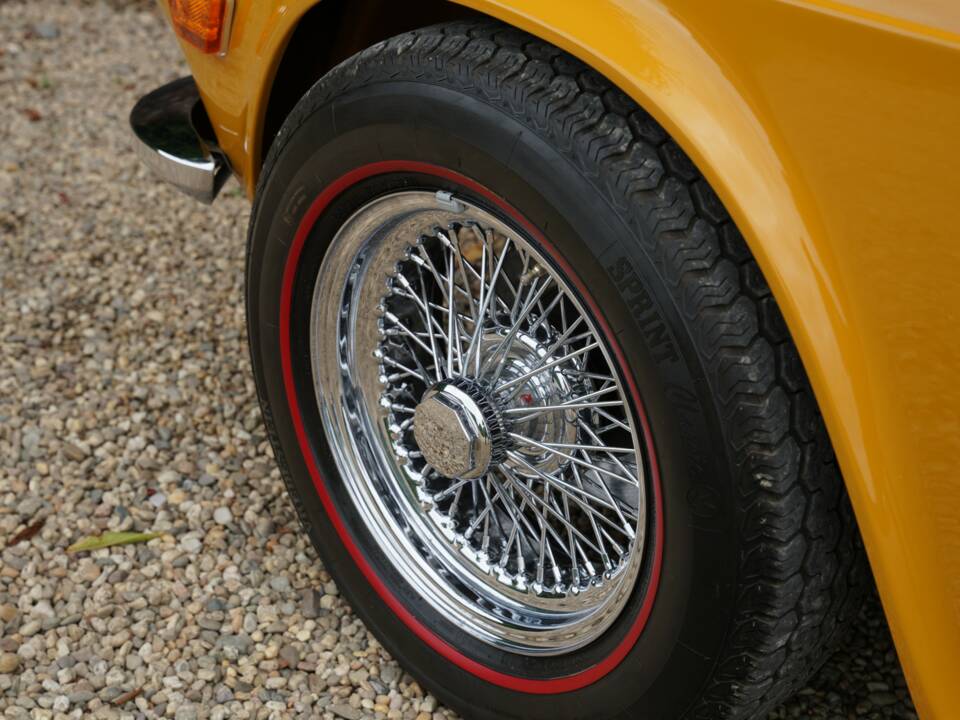 Image 18/50 of Triumph TR 6 (1971)