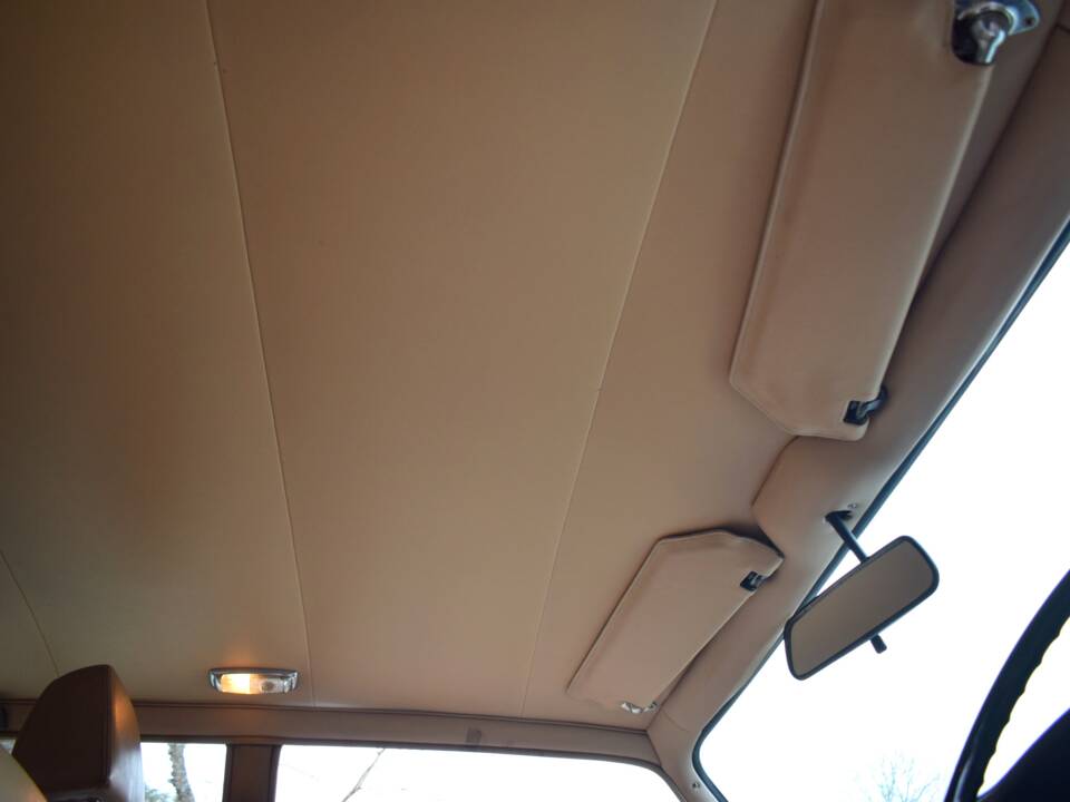 Image 40/50 of Rolls-Royce Silver Shadow II (1979)