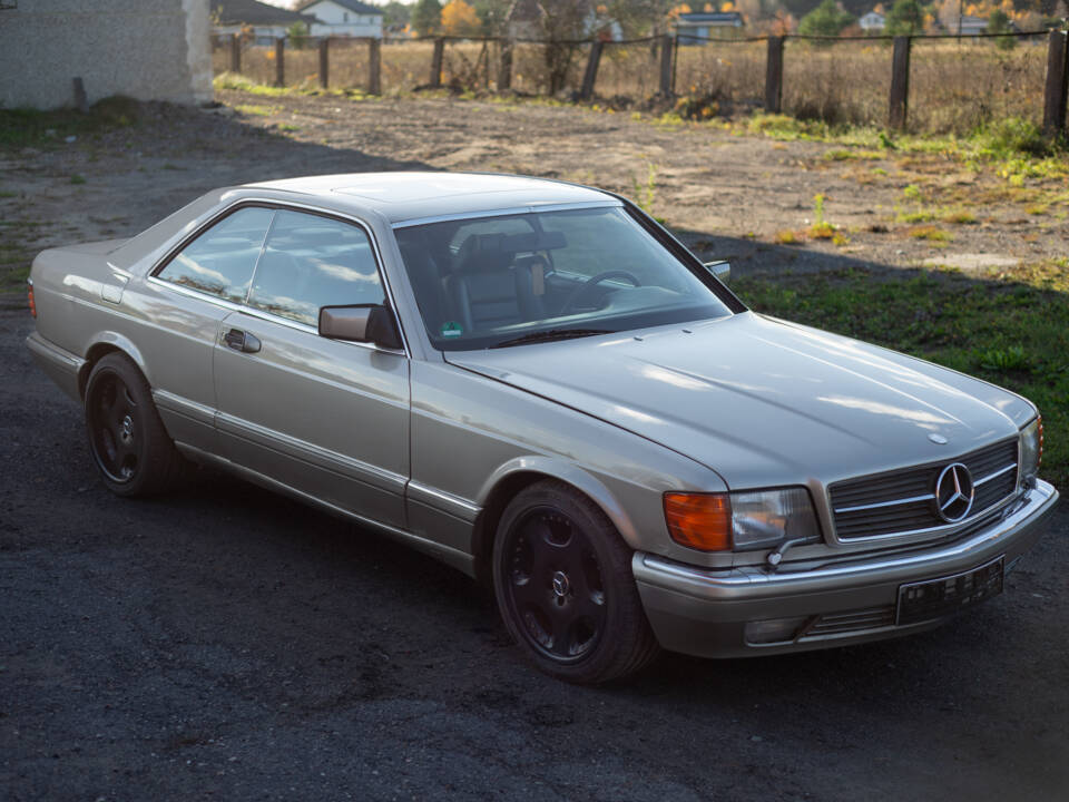 Image 46/95 of Mercedes-Benz 560 SEC (1985)