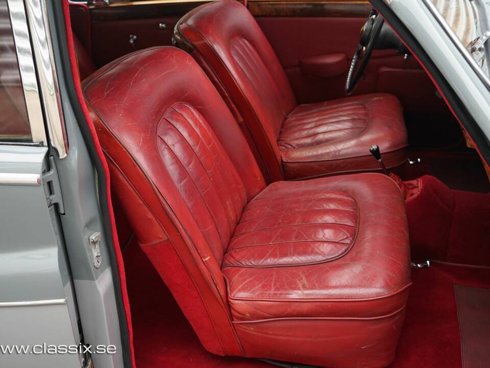Image 13/25 of Jaguar Mk VIII (1958)