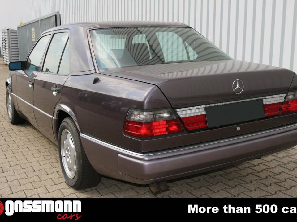 Bild 9/15 von Mercedes-Benz 300 D (1990)