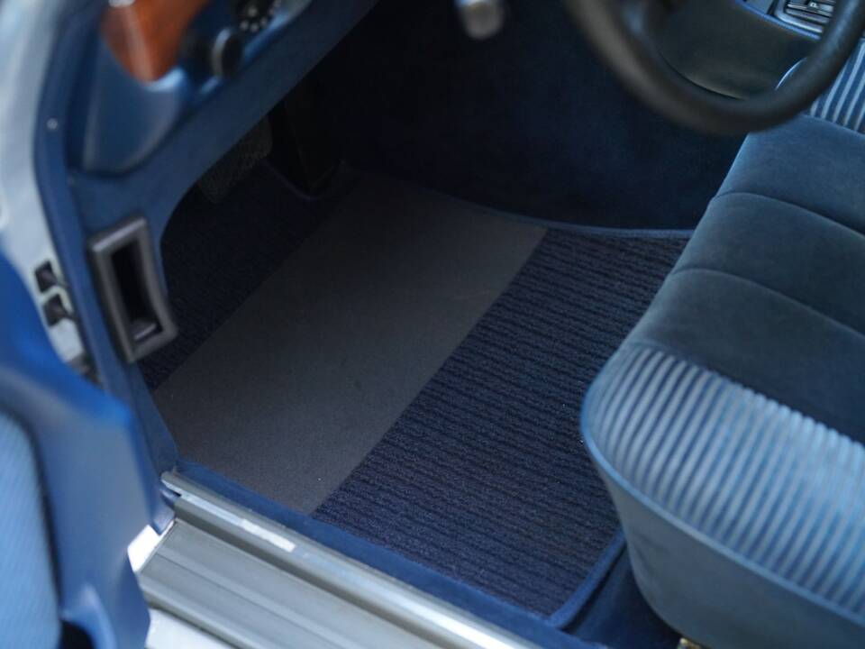 Bild 19/95 von Mercedes-Benz 450 SEL 6,9 (1976)