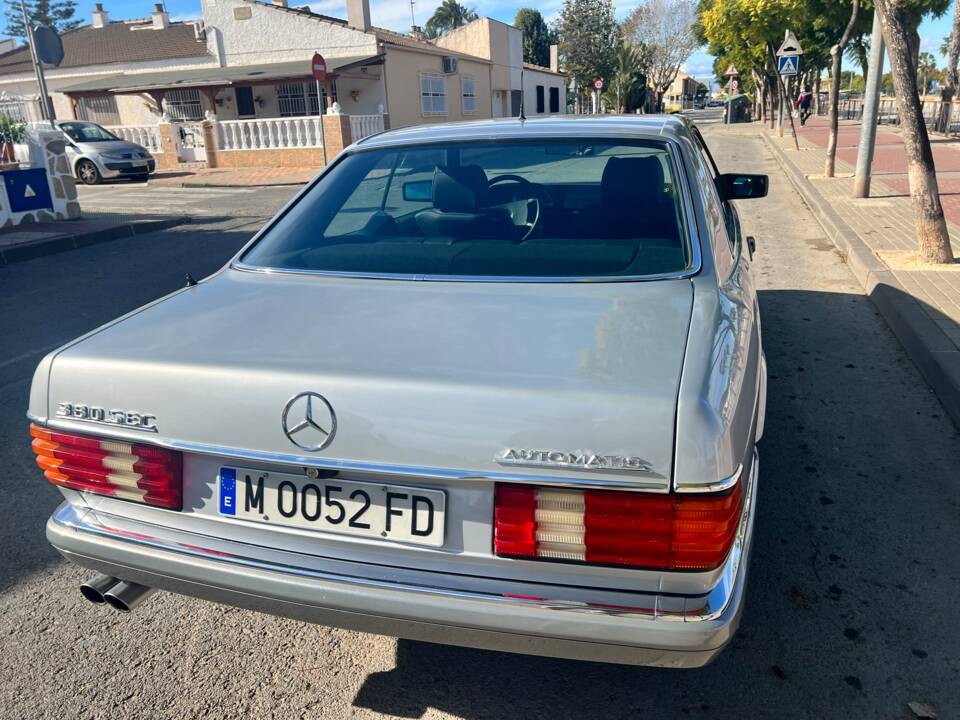 Image 53/77 of Mercedes-Benz 380 SEC (1982)