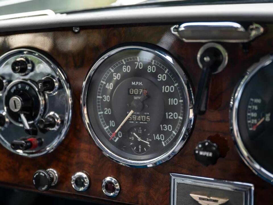 Image 44/64 of Aston Martin DB 2/4 Mk II (1957)