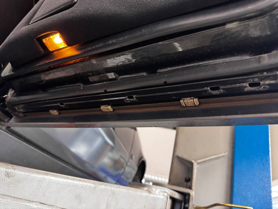 Bild 32/54 von Mercedes-Benz 300 TD Turbo (1993)