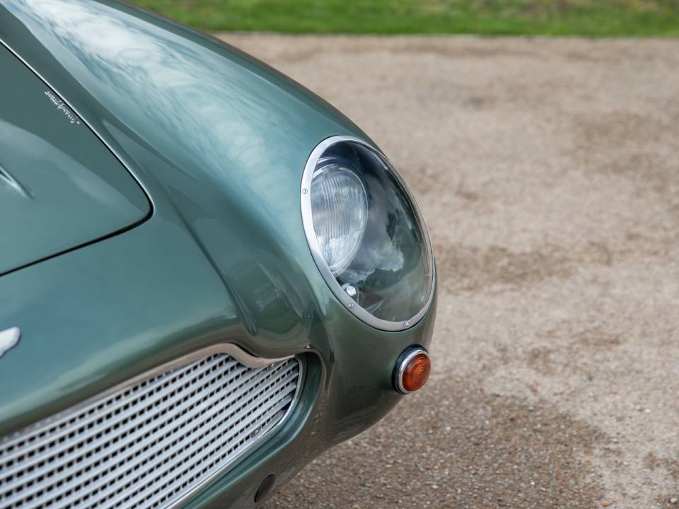 Image 23/50 de Aston Martin DB 4 GT (1961)