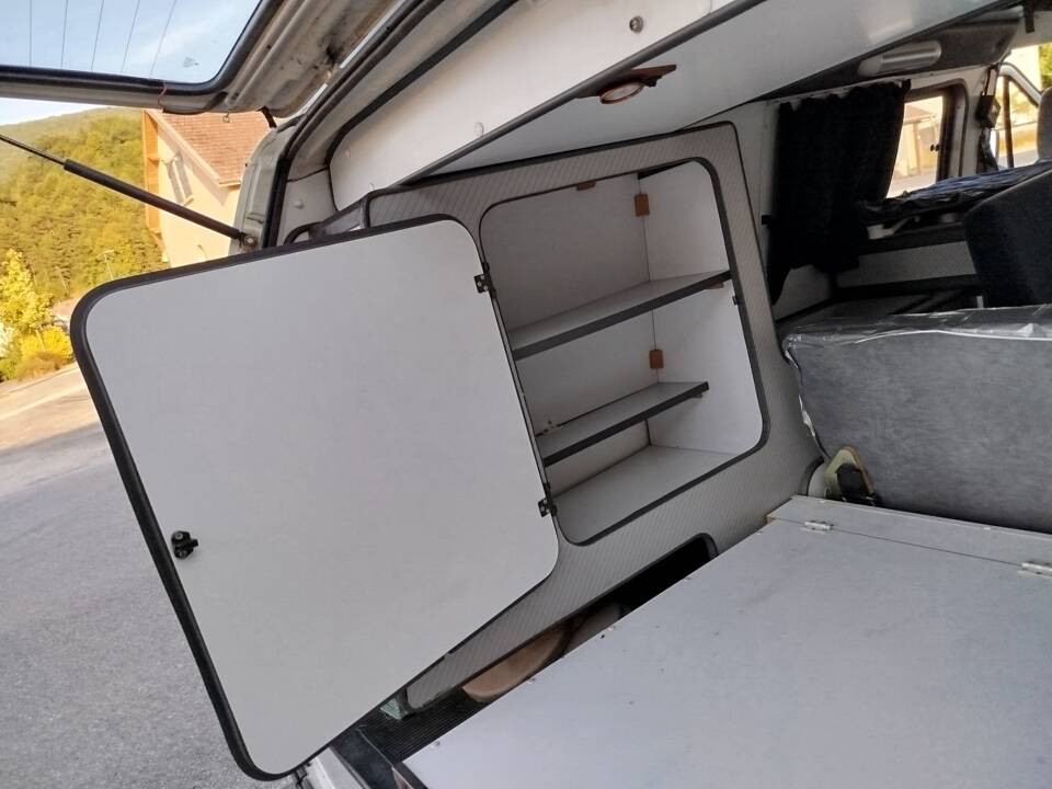 Image 23/50 of Volkswagen T3 Westfalia 1.6 TD (1985)