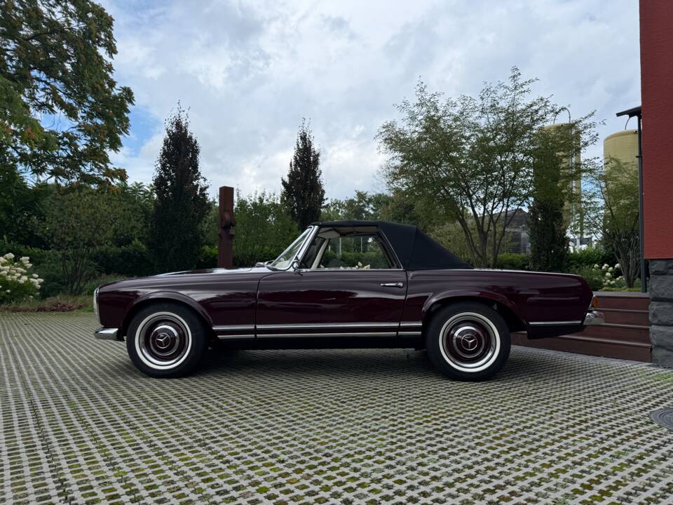 Image 2/26 de Mercedes-Benz 230 SL (1965)