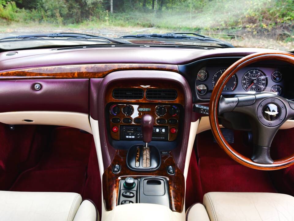 Obraz 4/50 pojazdu Aston Martin DB 7 (1997)