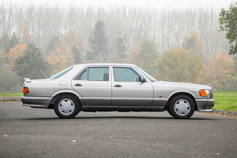 Imagen 5/50 de Mercedes-Benz 300 SE (1990)