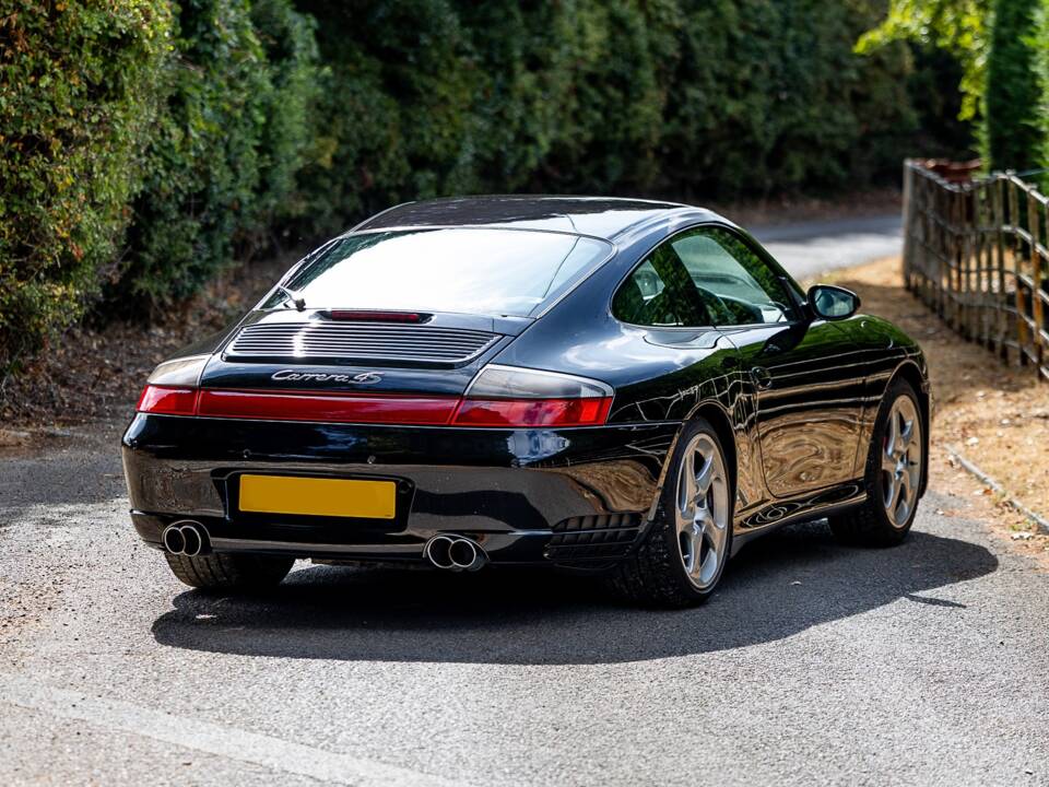 Image 3/50 of Porsche 911 Carrera 4S (2002)