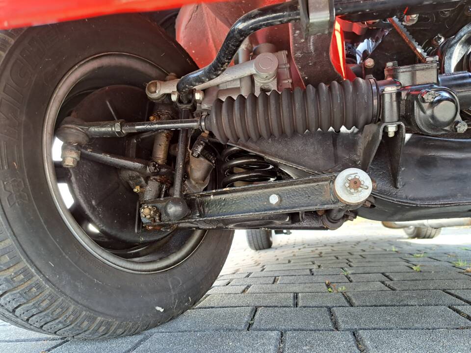 Suspension and underneath