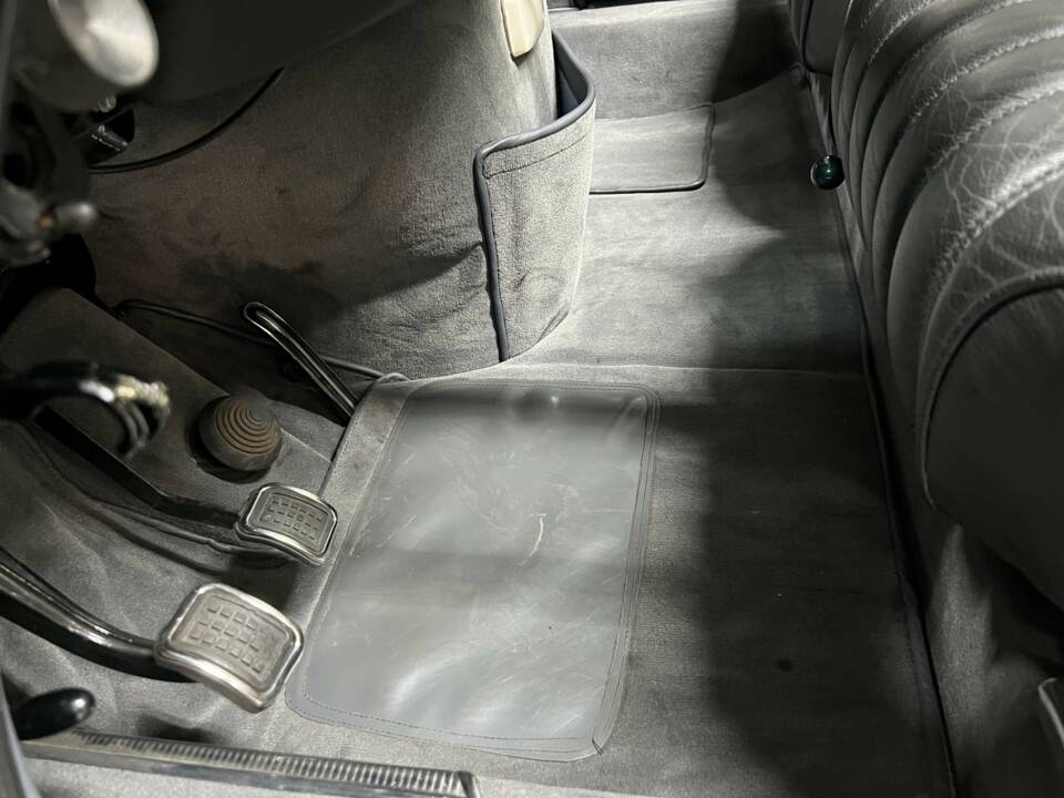 Image 15/23 of Citroën DS 21 (1969)