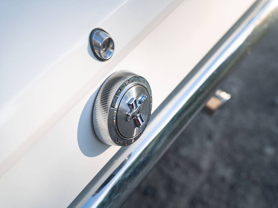 Image 11/53 of Ford Mustang 200 (1966)