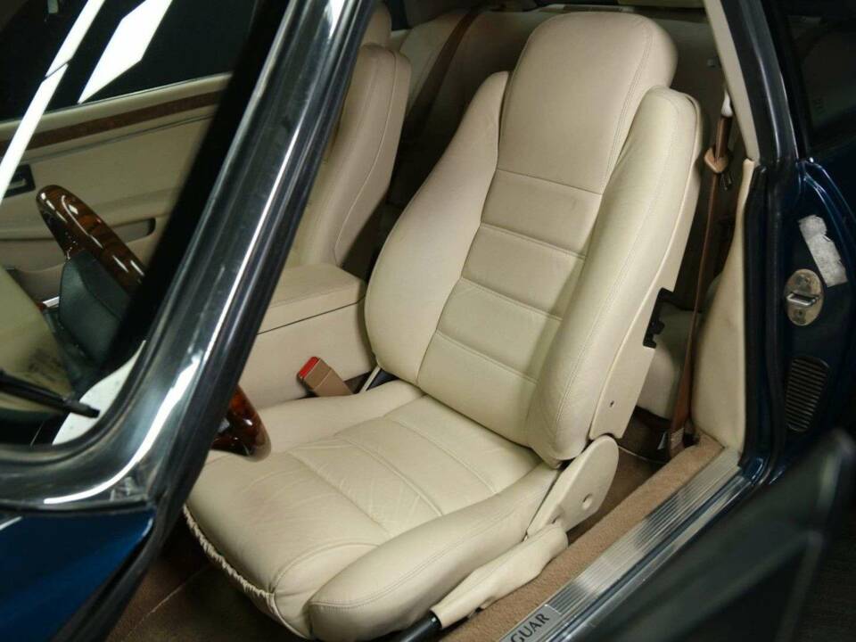 Image 12/49 de Jaguar XJS 4.0 (1995)