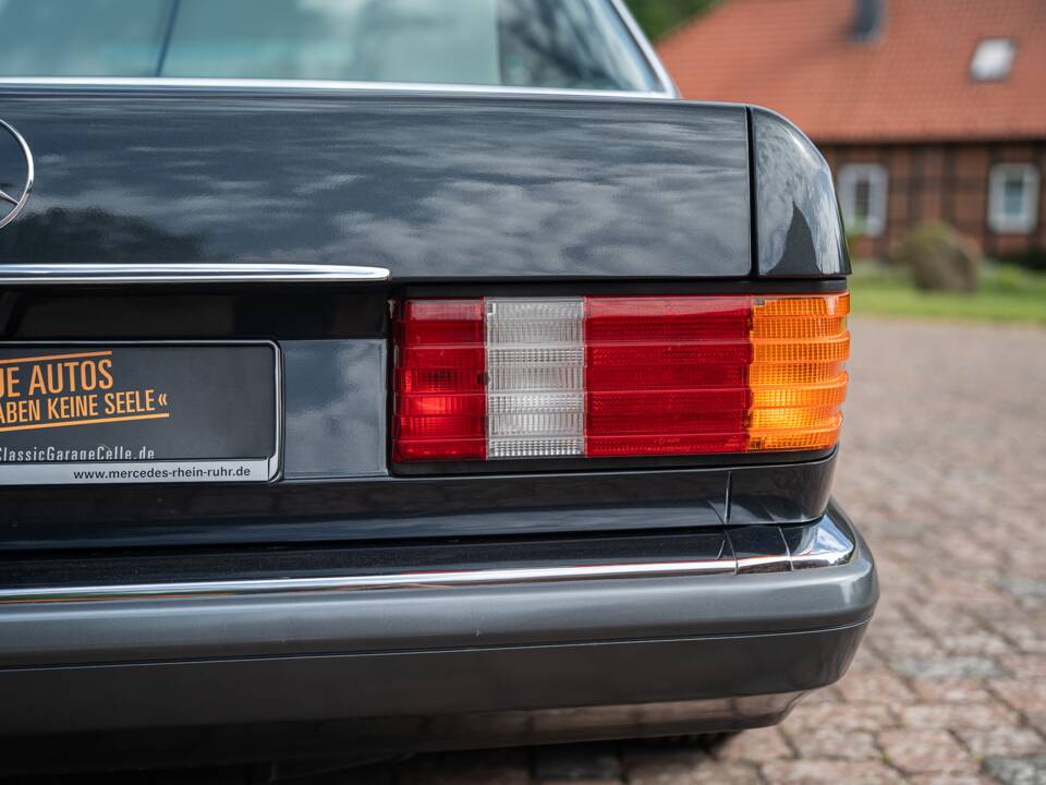 Image 15/91 of Mercedes-Benz 560 SEL (1990)