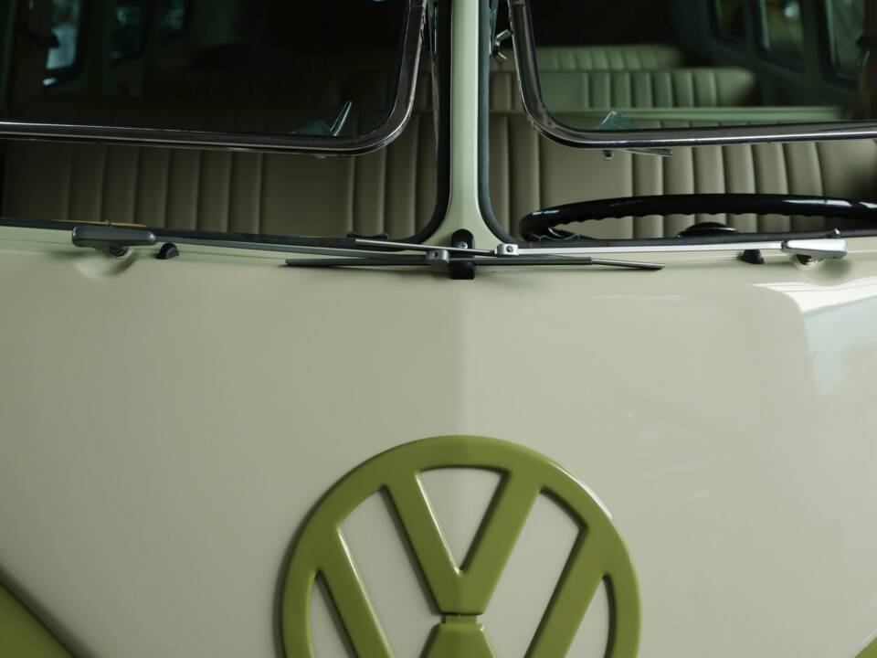 Image 37/47 of Volkswagen T1 minibus (1961)