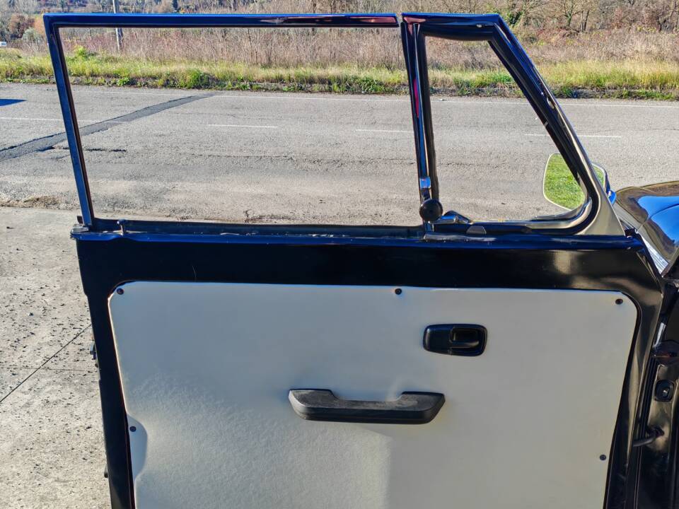 Bild 29/35 von Volkswagen Käfer 1303 LS (1975)