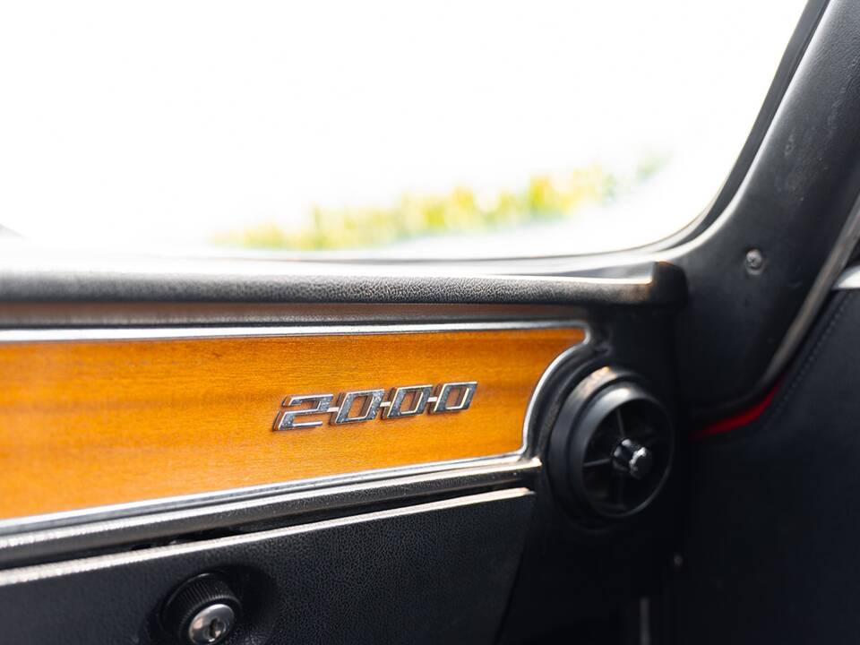 Image 49/53 of Alfa Romeo 2000 GT Veloce (1975)