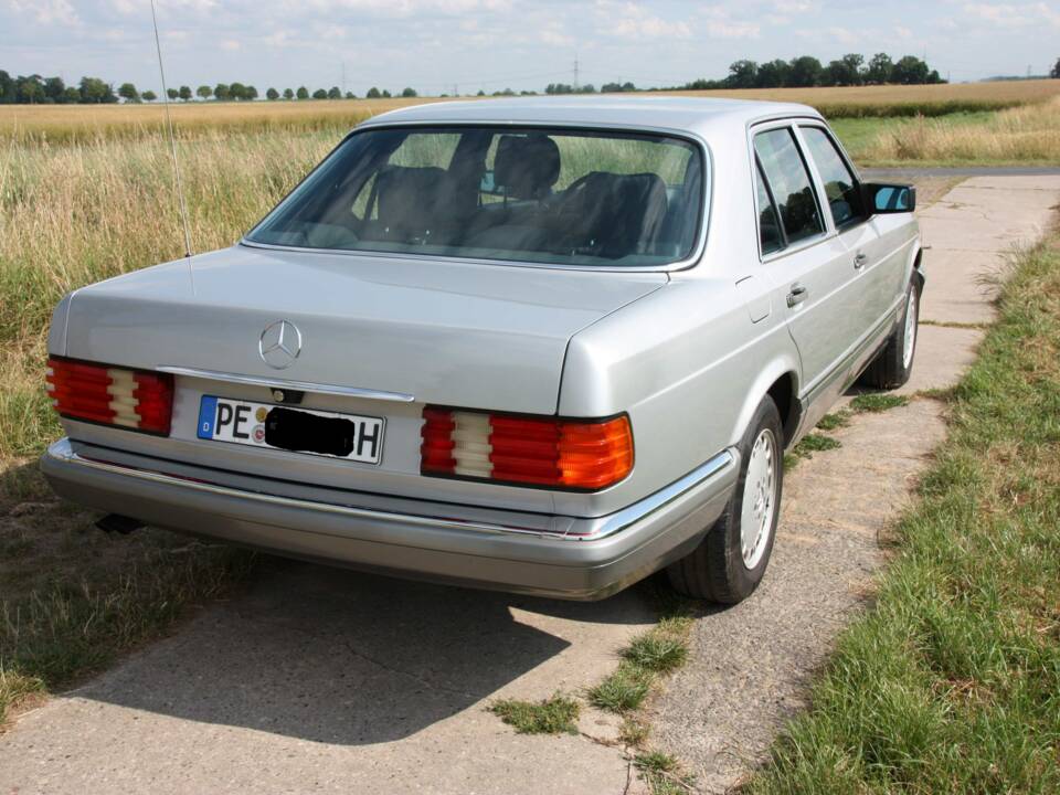 Bild 3/7 von Mercedes-Benz 260 SE (1989)