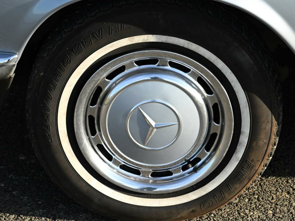 Immagine 14/50 di Mercedes-Benz 380 SL (1980)