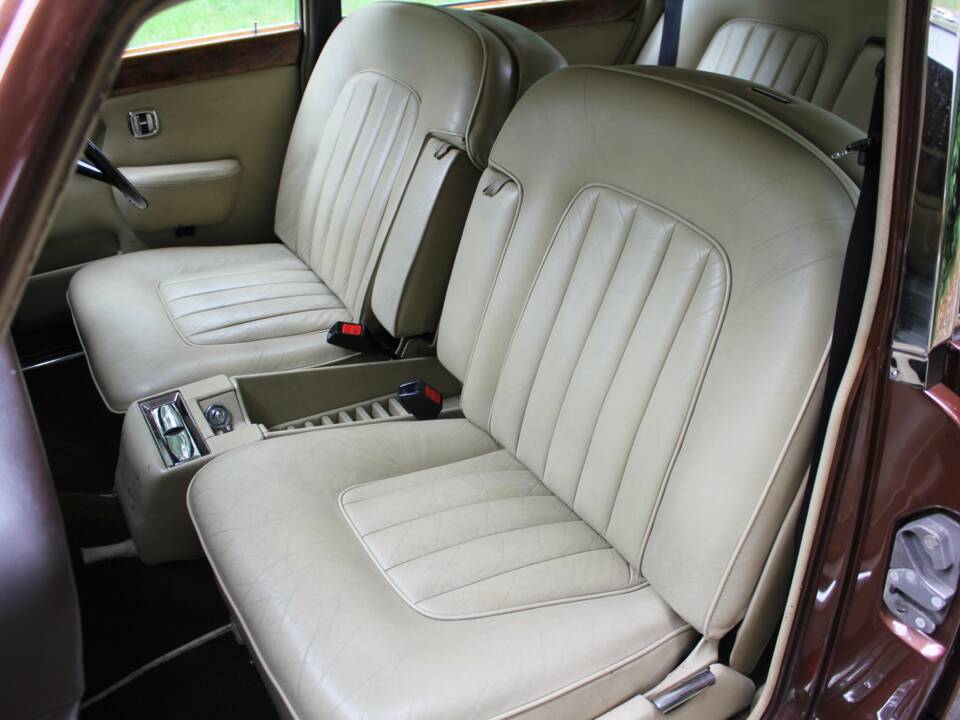 Image 13/20 of Rolls-Royce Silver Shadow II (1980)