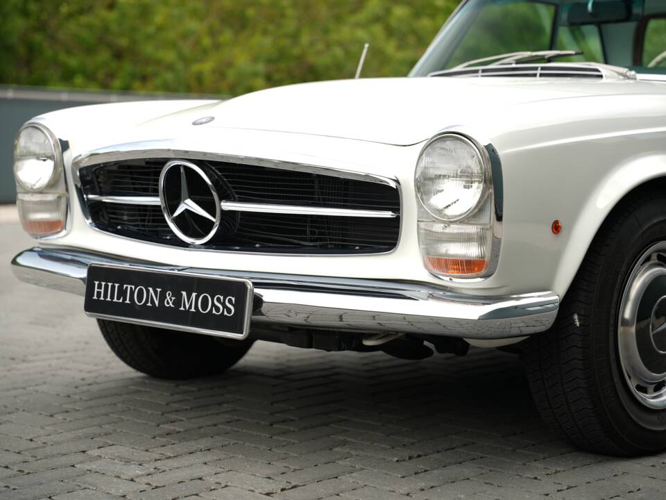 Image 30/50 de Mercedes-Benz 280 SL (1968)