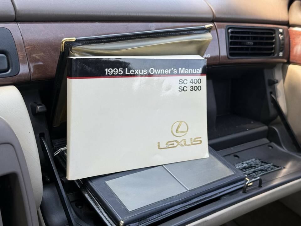 Image 16/25 of Lexus SC 300 (1995)