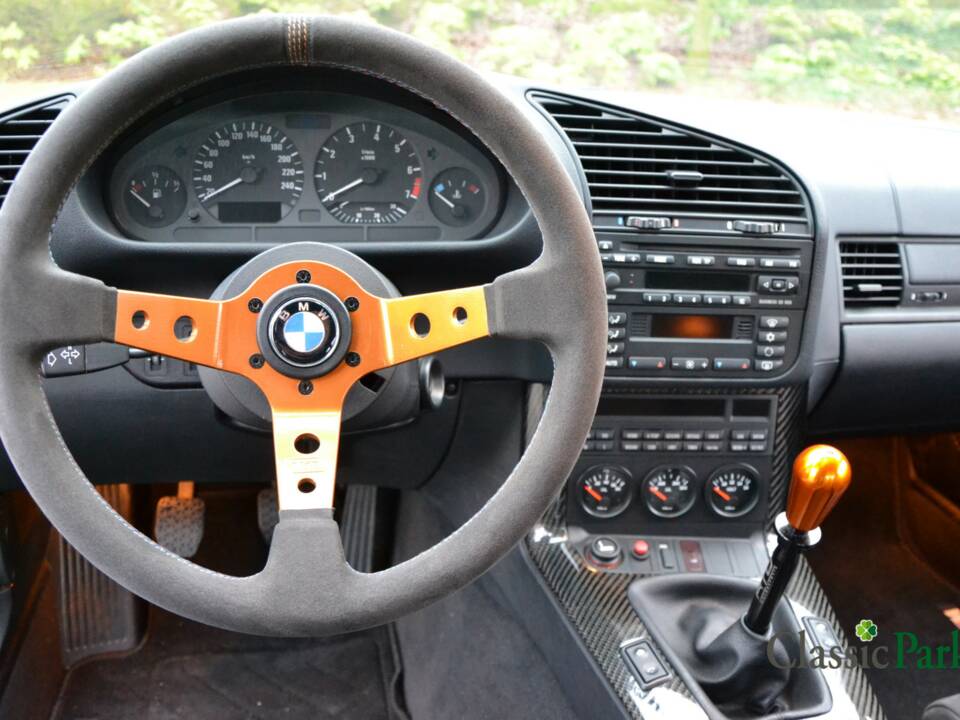 Image 25/50 of BMW 323i (1998)