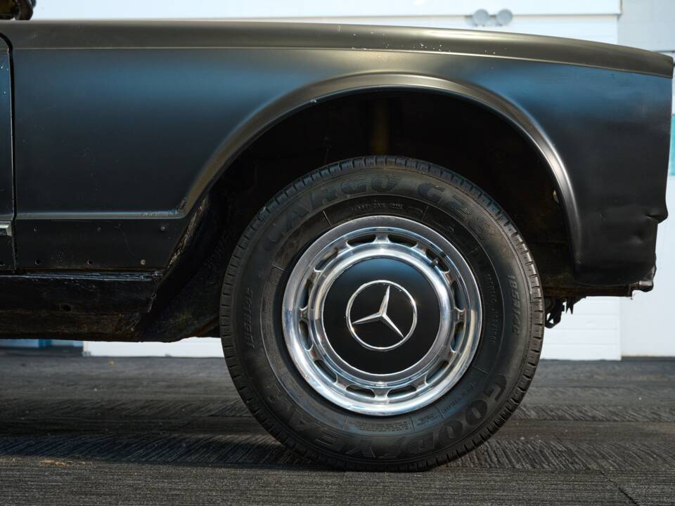 Image 16/47 de Mercedes-Benz 250 SL (1967)