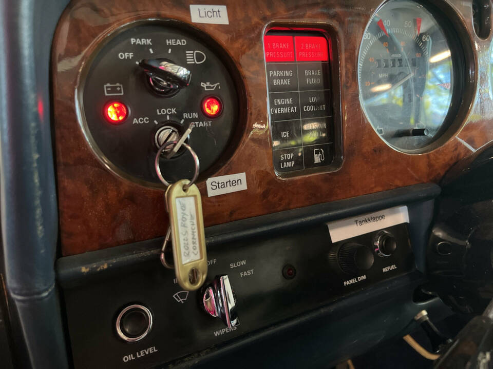 Image 23/23 of Rolls-Royce Corniche I (1984)