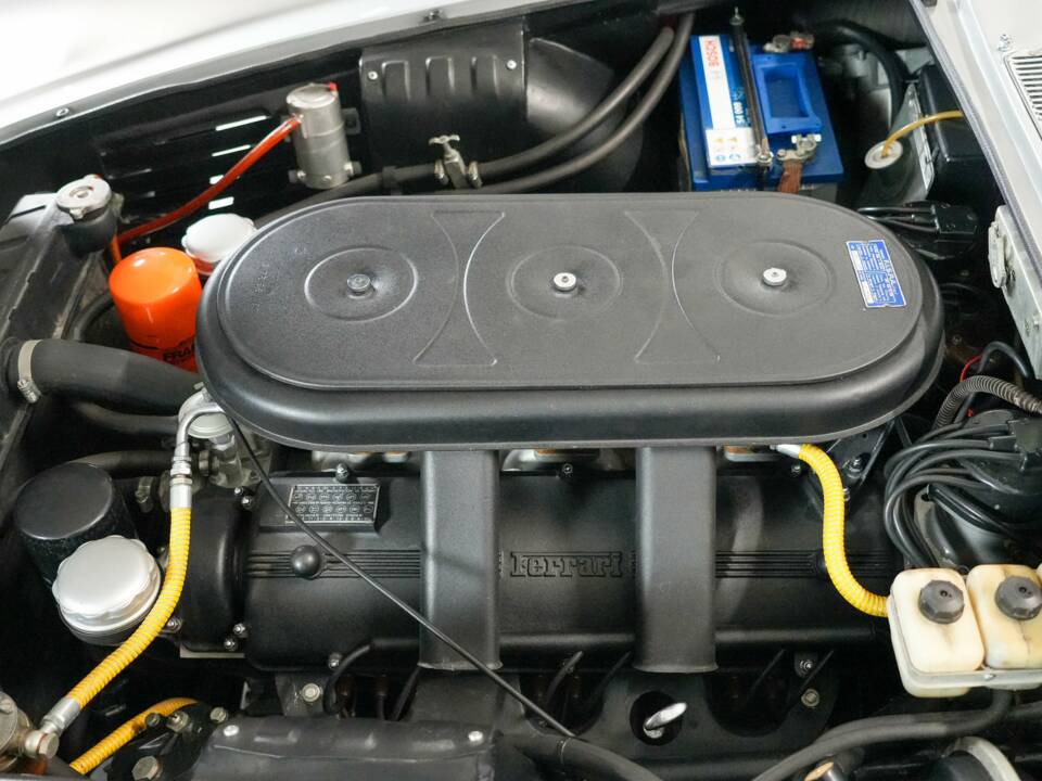 Bild 19/50 von Ferrari 330 GT (1965)