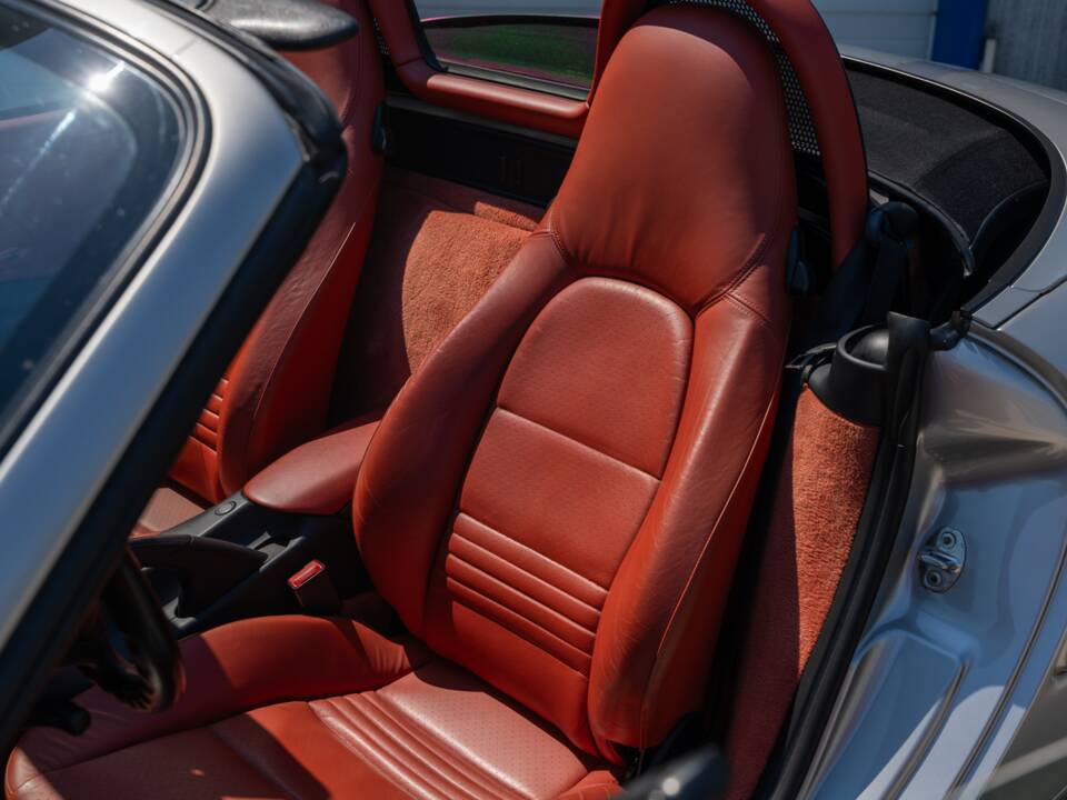 Image 44/73 of Porsche Boxster (2001)