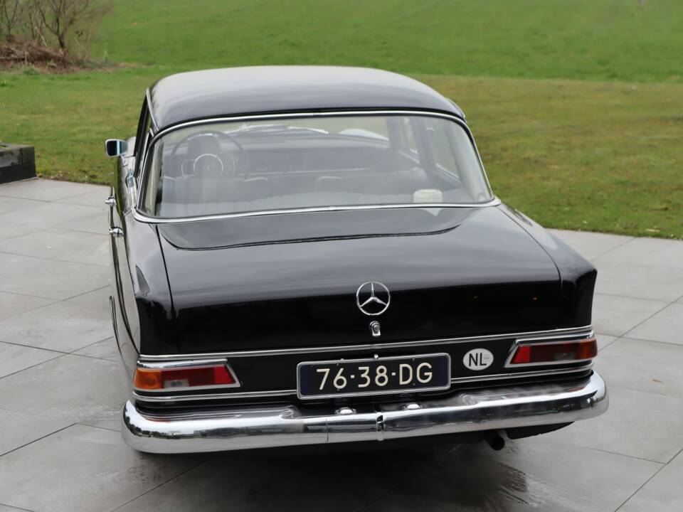 Afbeelding 10/50 van Mercedes-Benz 230 S (1967)