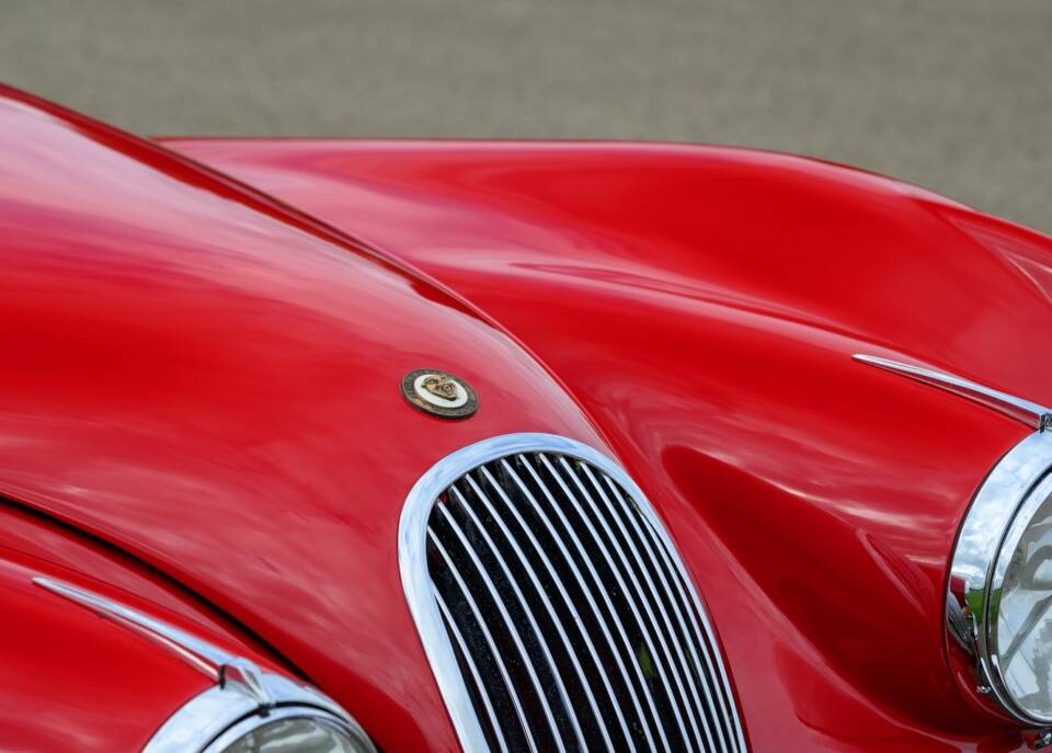 Image 24/37 of Jaguar XK 120 SE OTS (1954)