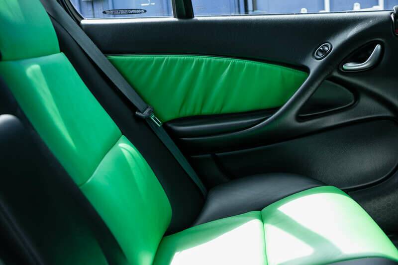 Image 20/45 of Holden LSV R300 (2002)