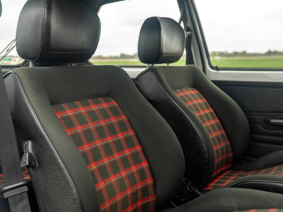 Image 25/40 of Volkswagen Golf I GTI 1.6 (1980)
