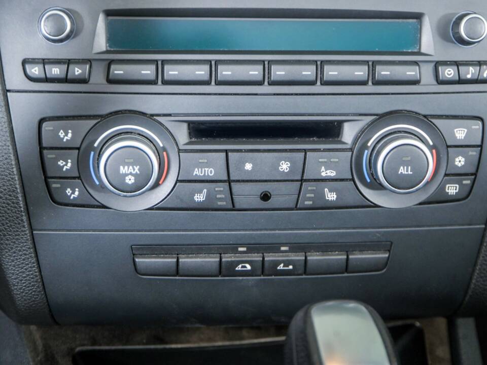 Immagine 24/50 di BMW 125i (2011)