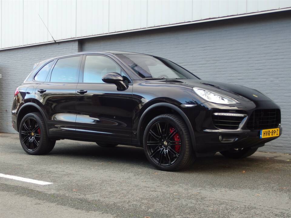 Imagen 2/97 de Porsche Cayenne Turbo (2011)