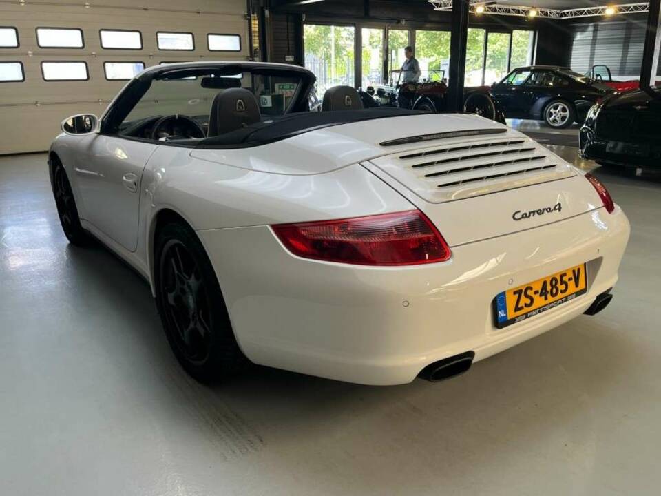 Bild 43/50 von Porsche 911 Carrera 4 (2007)